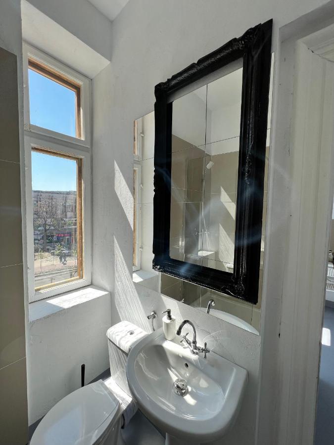 Apartment Sada Art Gallery Bucharest